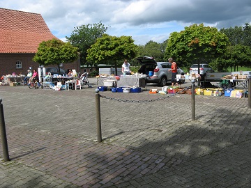 Flohmarkt 2023 (Aufbau der Stände)