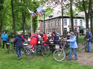 Radtour Ter-Apel - Ankunft beim Kloster