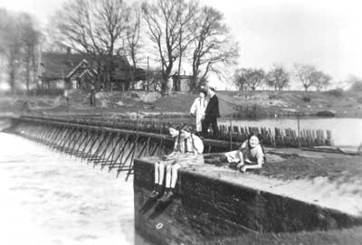 altes Nadelwehr Dthe (Aufnahme von 1953)